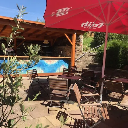 Vintage Am Bundesbank-bunker Отель 3*