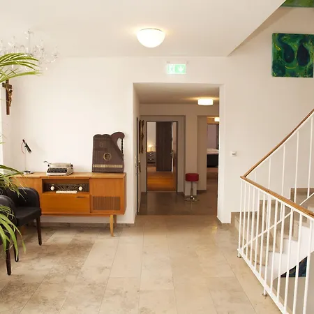 Vintage Am Bundesbank-bunker