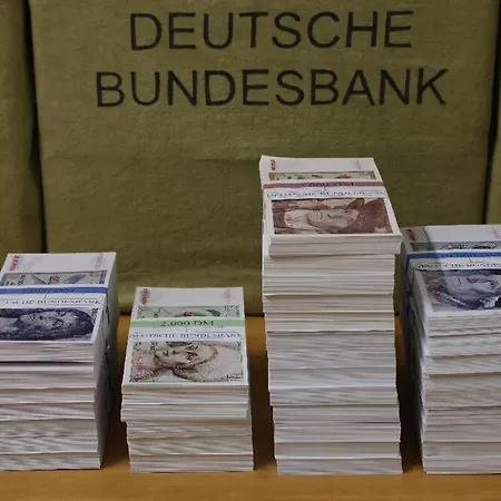 Vintage Am Bundesbank-bunker Отель 3*