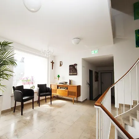 Vintage Am Bundesbank-bunker 3*