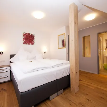 Vintage Am Bundesbank-bunker Hotel